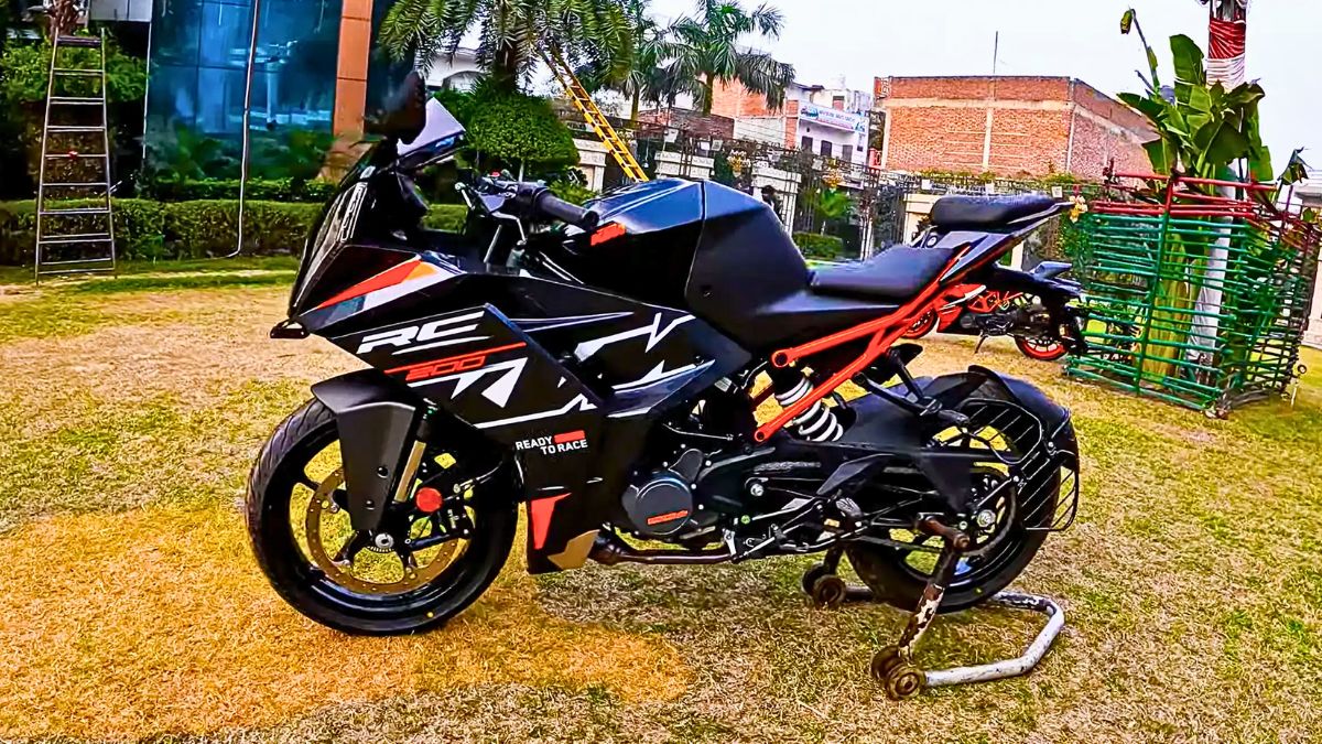2025 KTM RC 200